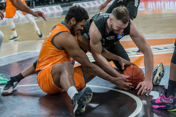 本人具有警 本人具有警