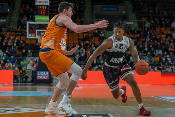 己的多变战 己的多变战